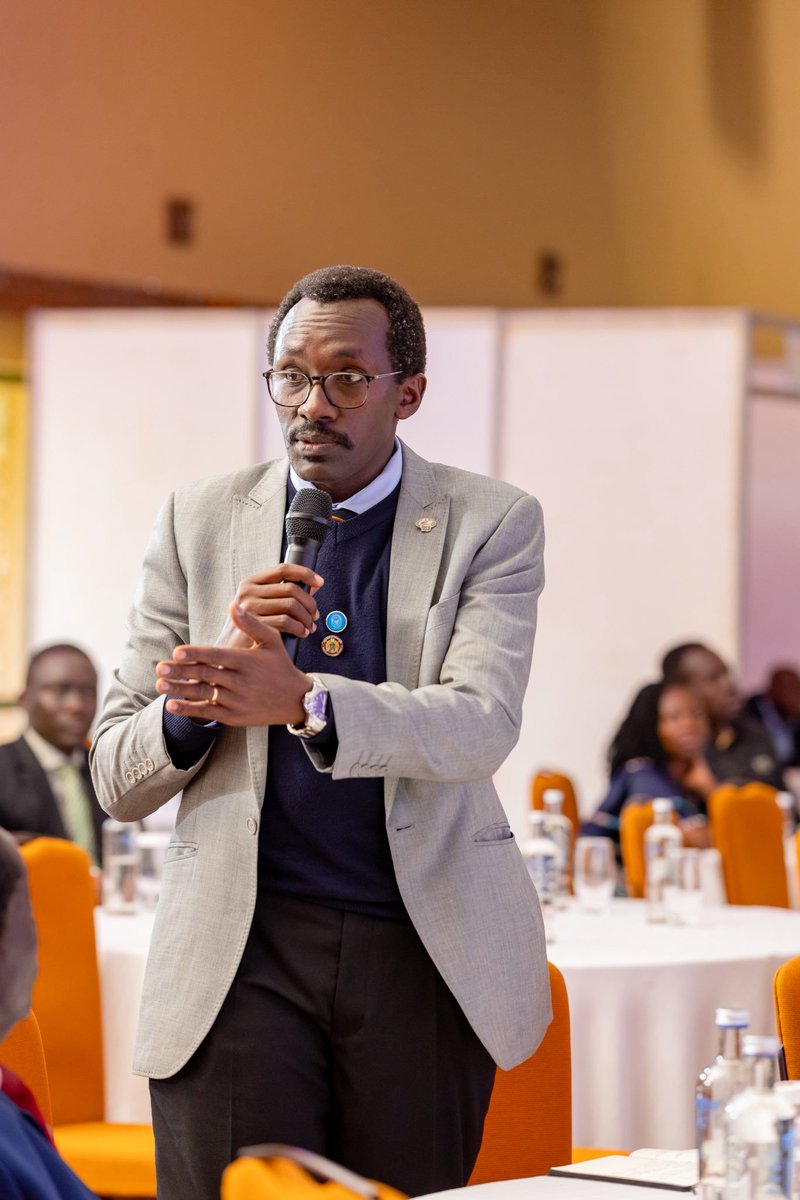 d37986's tweet photo. An appreciation post for our senior, mentor, transplant surgeon, Prof @RubabindaJr, president @TheUMAofficial for standing with medical interns from the beginning up to now.
We really do appreciate your efforts. Without you, our efforts would be unseen.

May God bless you Prof 🙏 https://t.co/V54sgZnBmY