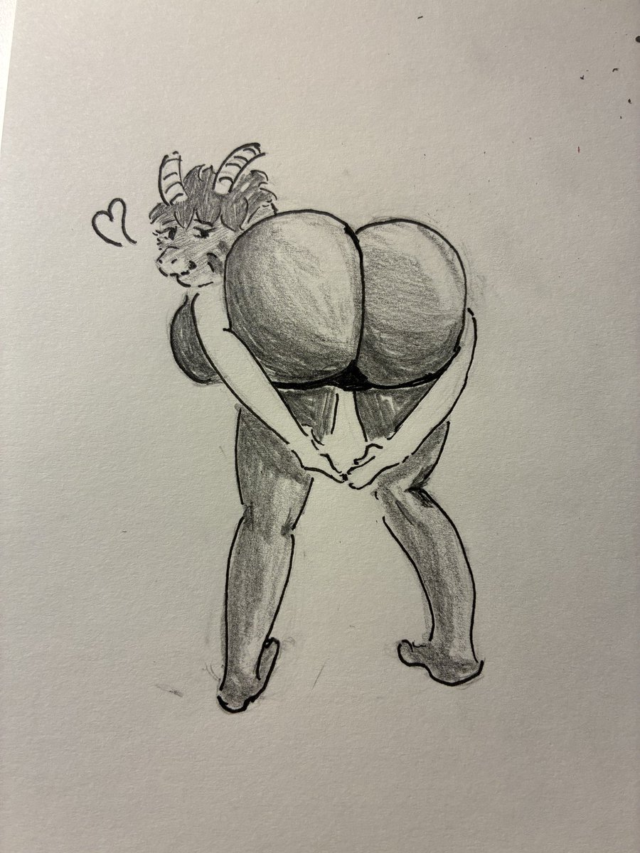 sw3athuffer3's tweet photo. Hit me up for a commission, this is just a quick sketch I made :3 https://t.co/aPWX26QoeU