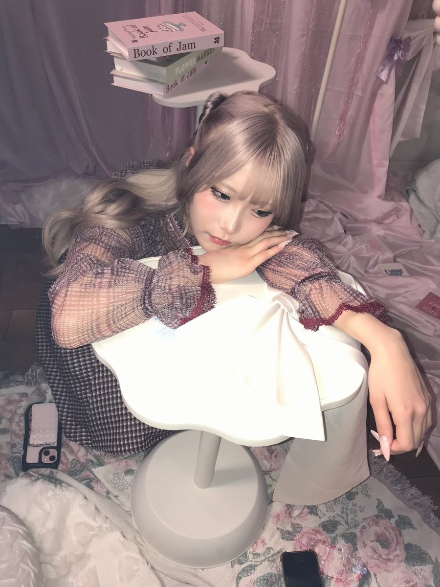 cocoa__zettai's tweet photo. アイドルなんかなる前に
　　　　　　　「好き」って言ってくれたらな https://t.co/ez8g3F7O2D