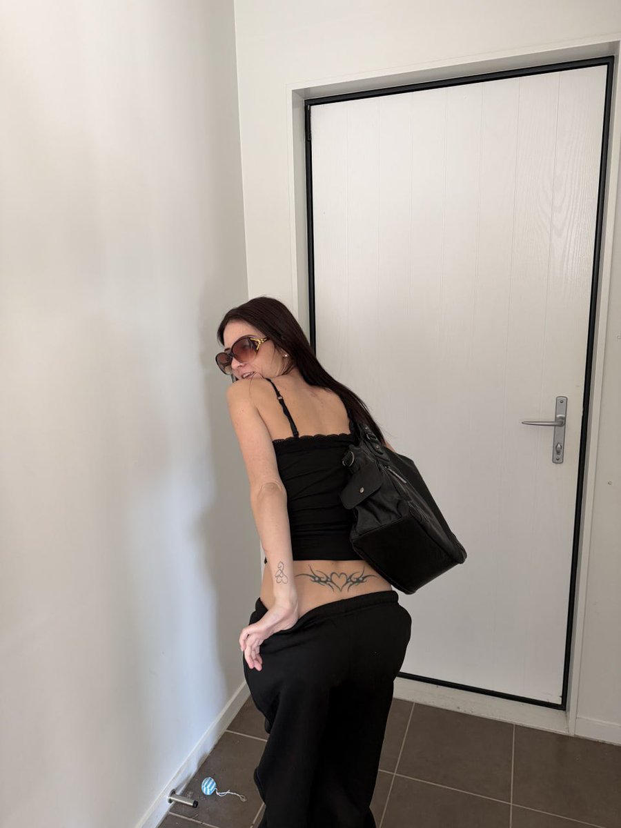 x_JamieCarter_'s tweet photo. grabbing my waist and saying "come here" would heal several things right now https://t.co/ykBXYb3vDY