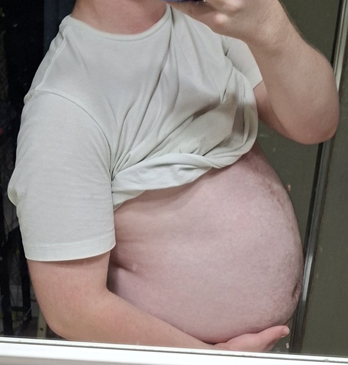 GrowingGay3's tweet photo. Walked home after stuffing myself at Burger King, I was so thirsty afterwards that I chugged 4 cups of water. I didn't realize how full it'd make me 😵‍💫 #gainer #fatboy #feedee https://t.co/saryZS0OOy