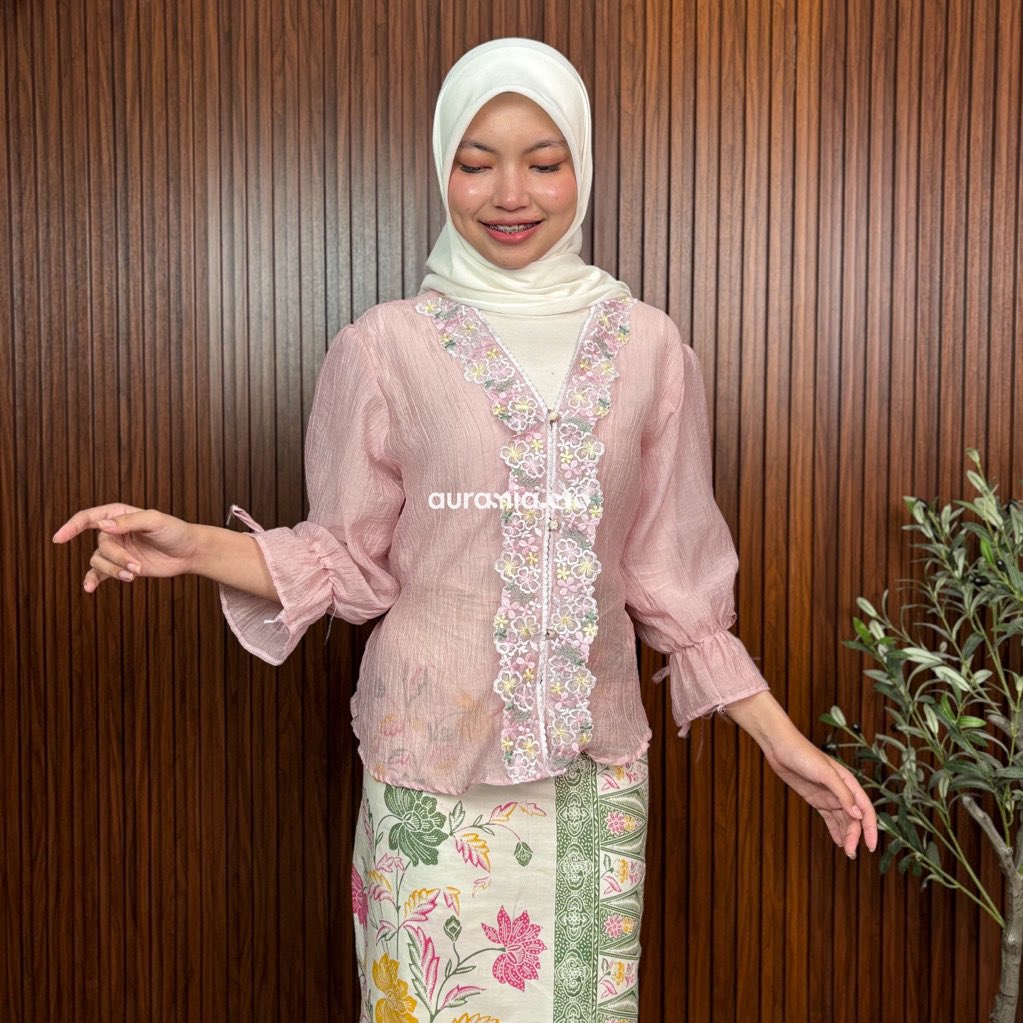 jjwamie's tweet photo. blouse kebaya ini cantik banget buat kondangan fit check💌

https://t.co/NGAkuyiIre https://t.co/fCEHMdADVl
