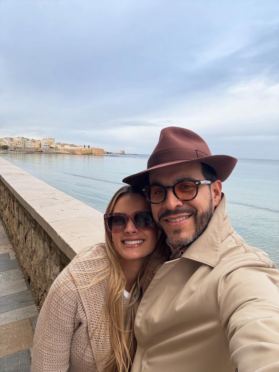analu_pinedy29b's tweet photo. 🎄Navidad 🎄❣️ &amp; 💥Año Nuevo 2026 💥 ❤️🫶💕 gracias amor mío, gracias familia por estas hermosas memorias juntos! Los amooooo ♾️ https://t.co/4hVyhT2S1K
