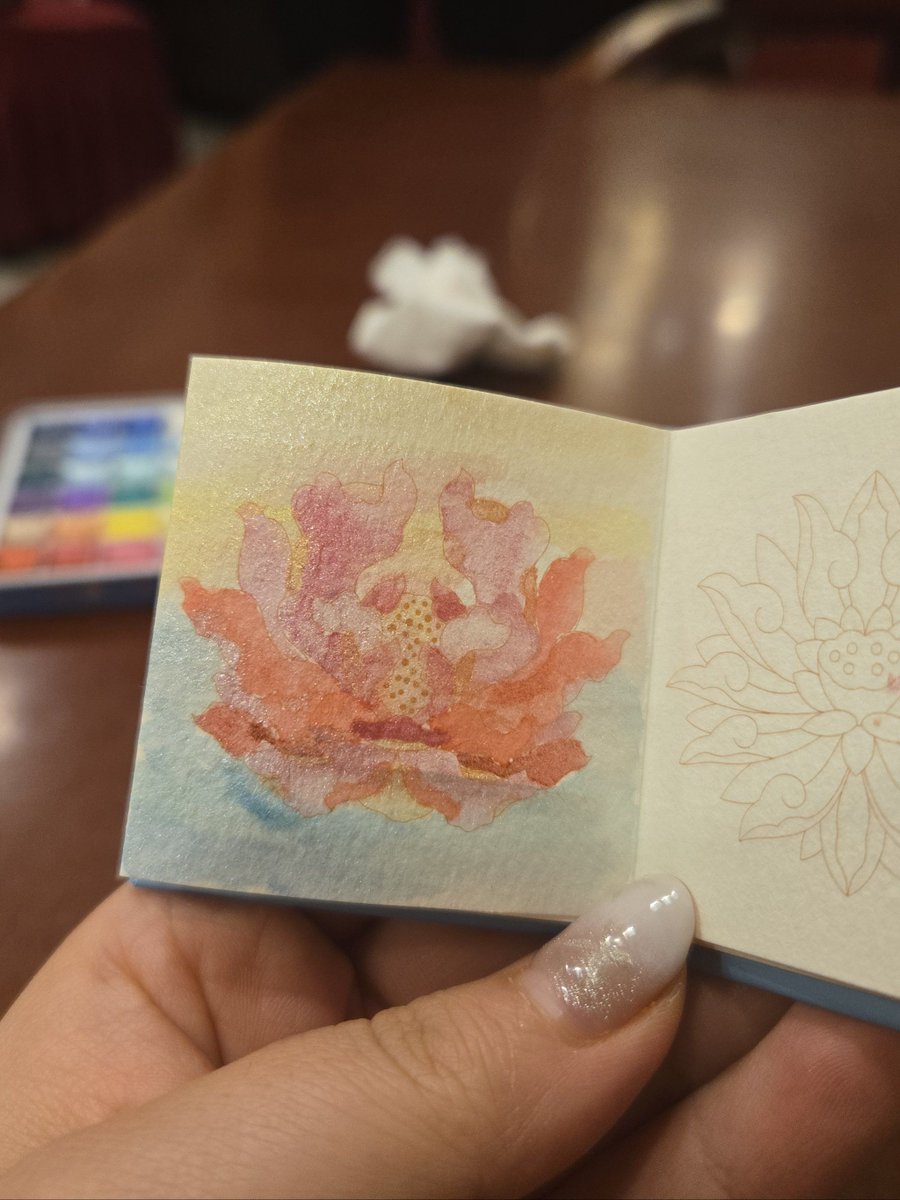 hdcgeddes's tweet photo. Just finished my afternoon art journaling session! Glued vintage postcards, splattered watercolor, and let messy lines tell the story. Art doesn’t need to be perfect—it just needs to feel like you ， https://t.co/bGxgMUtiIj