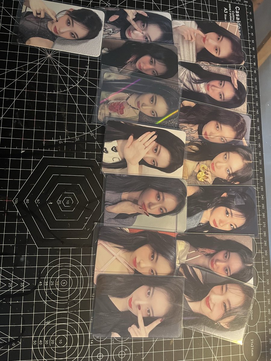 ryeonwoo_chaery's tweet photo. WTS ITZY CHAERYEONG 
some one is looking for itzy chaeryeongs photocards? 
-ww friendly 
-based on chile
ONLY SALLING
offer for prices (each pc) 
dm if you are interested
#itzy #itzyphotocards #chaeryeong #sale https://t.co/NC6NycwkCB