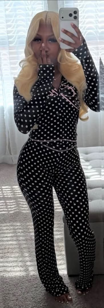layxsnv's tweet photo. A 2 piece is REALLY gonna hate to see me Coming this Fall 🙂‍↕️🔥⭐️ https://t.co/PRIM93plDE