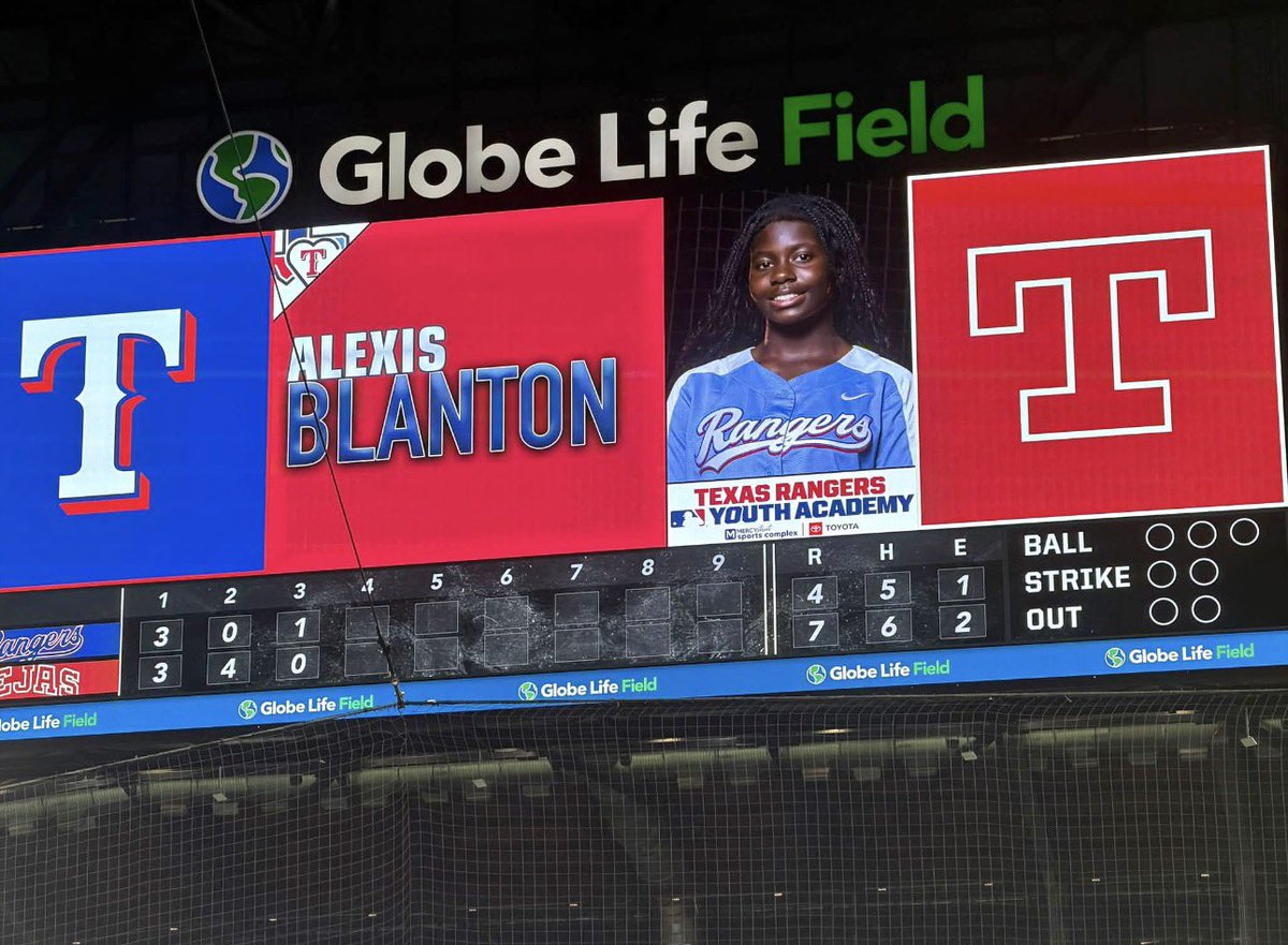 Patty4RealJones's tweet photo. I huge thank you to the @rangersya for selecting Alexis to take part in the #FantasticNikeRBIShowcase with all the other talented athletes selected. What an honor and wonderful to watch. #theworkcontinues #thegrindneverstops #neverstopworking https://t.co/pXOnPsZiVt