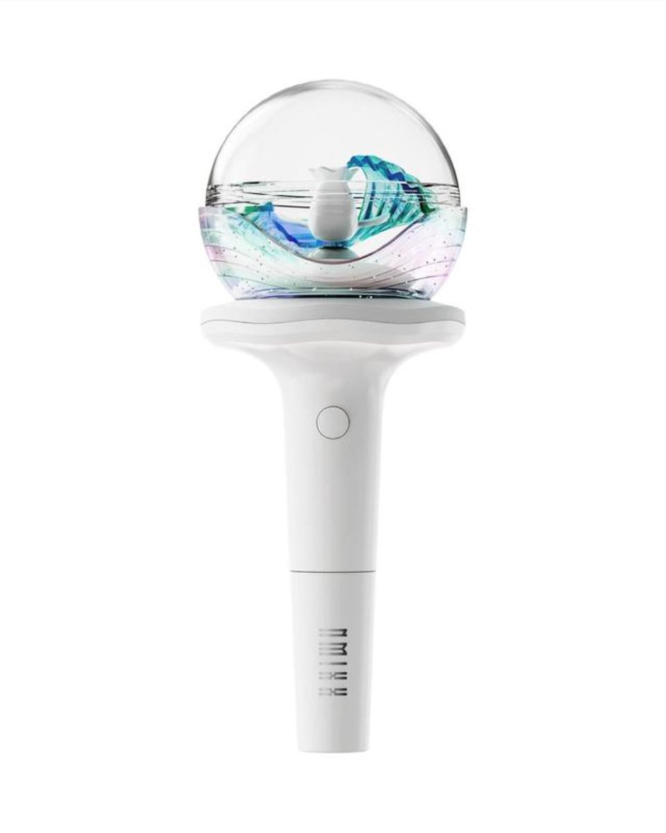 dannyoppakpop's tweet photo. Meet the new NMIXX Official Lightstick Ver.2! 🫧💎
📦 Shipping begins: Mid-October 2026
🛒 Shop now at Kstairway!
🔗 https://t.co/Pf7fN0BOnO
Don’t miss out—get yours before it’s gone! 🫶✨
#NMIXX #엔믹스 #NMIXXLightStick #NSWER #KpopLightstick #KpopMerch #KpopShop https://t.co/CcKE9yz2V6