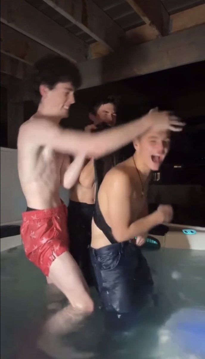 ForTh3Mal3's tweet photo. Have a tone of wedgies clips. If you’re into that, dm me to enter my TikTok live tele gc (not free) https://t.co/68nXrwsnxv