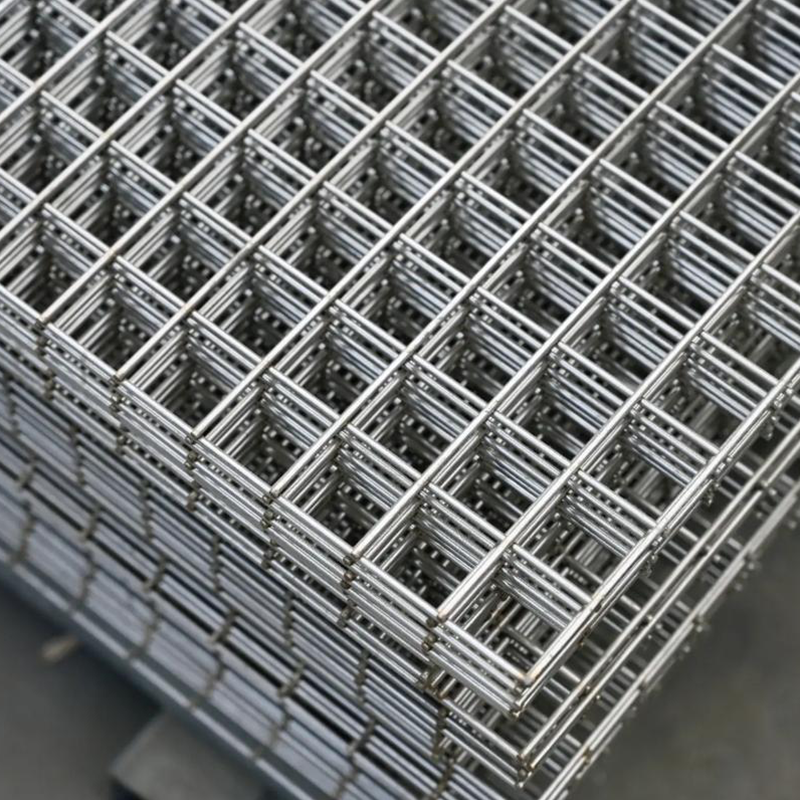Sanqiang123's tweet photo. Welded wire mesh is produced by precisely resistance-welding horizontal and vertical metal wires at every intersection. #WeldedWireMesh #PetFence #GardenFence #AnimalEnclosure #WireMesh https://t.co/so0x19pXoW