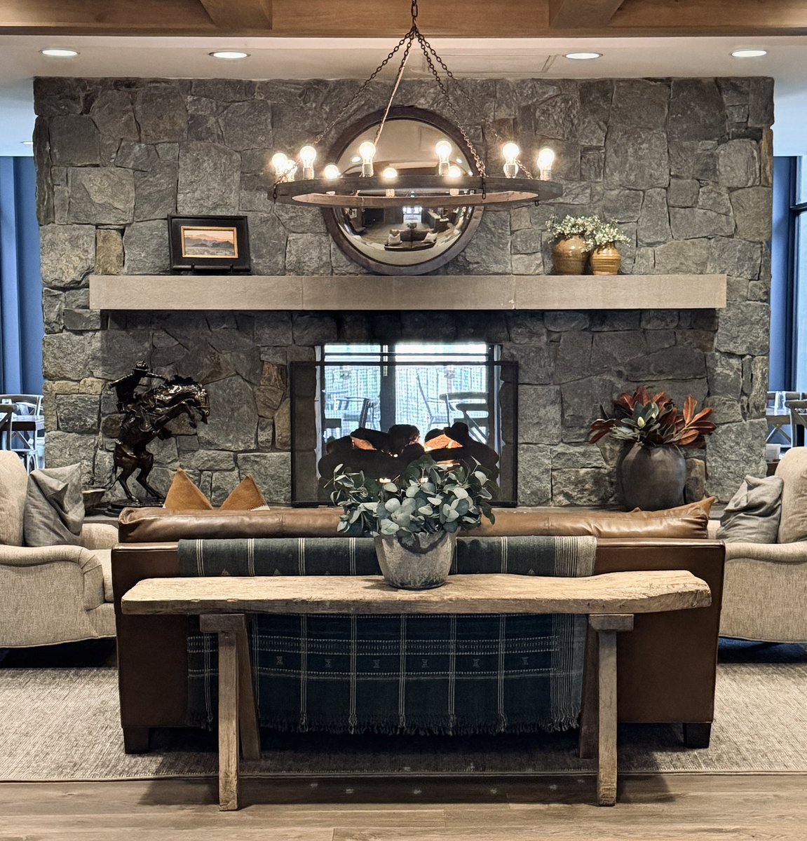 aurorablancc's tweet photo. Hard to resist when the closest things to you are the ski resort spa and a cocktail lounge. https://t.co/pmPHP6DXgX