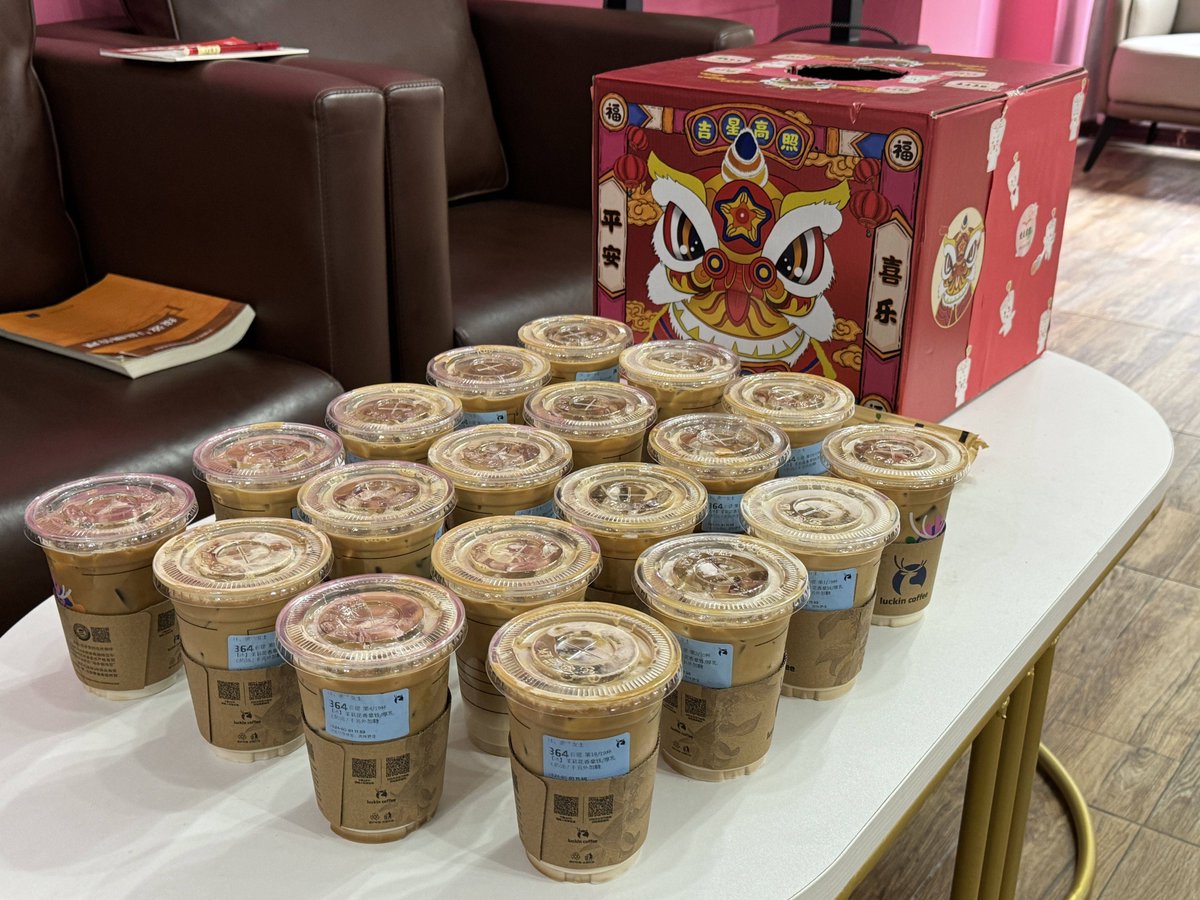 malvasen's tweet photo. Today’s win: finished the client presentation 2 days ahead of schedule + got a great coffee from the new shop downstairs. Small wins make workdays better!， https://t.co/hTWbXSLRqo