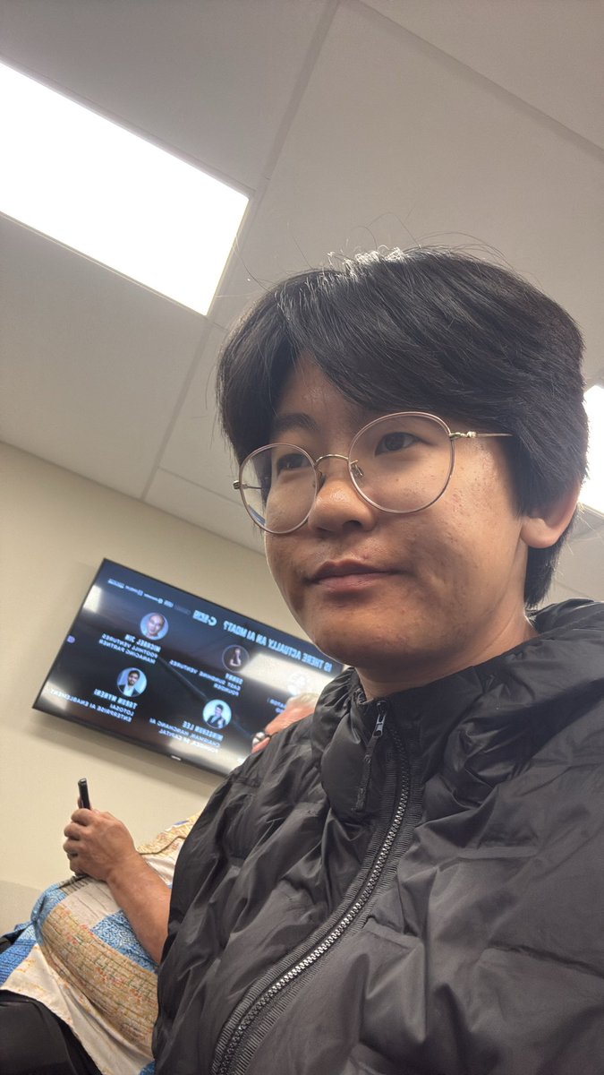 yanwen_ai's tweet photo. in San Jose, you can even listen to someone giving Chinese panel.

It’s so impressive how many Chinese here in Bay Area https://t.co/MsNaGnuXI6