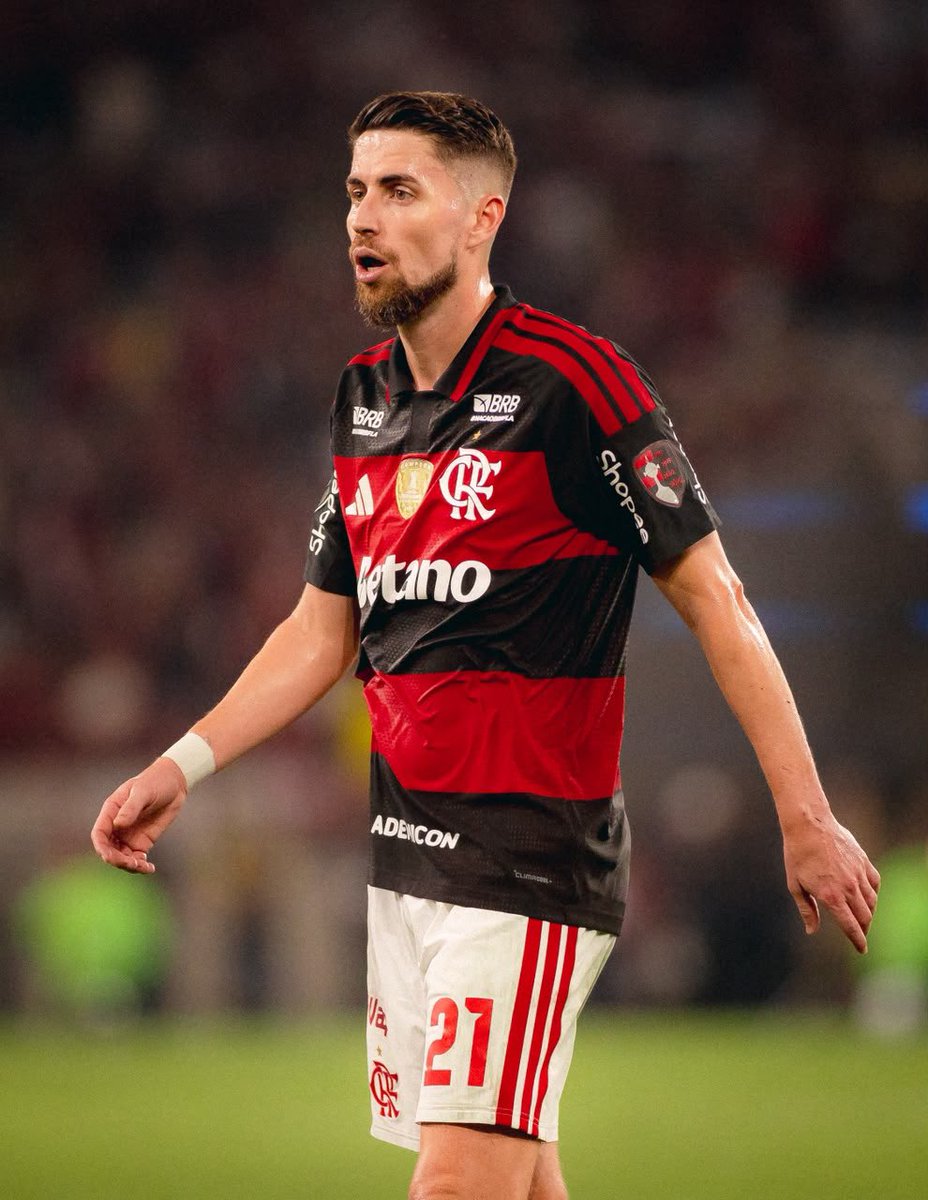 Flamengo's tweet photo. TURMA!

Os volantes do Mengão seguraram e construíram a classificação!

AAAAAHHHHHH
EU TO MALUCOOOO 🤪🤪

#lancedojogo https://t.co/v6bIKGmL5G