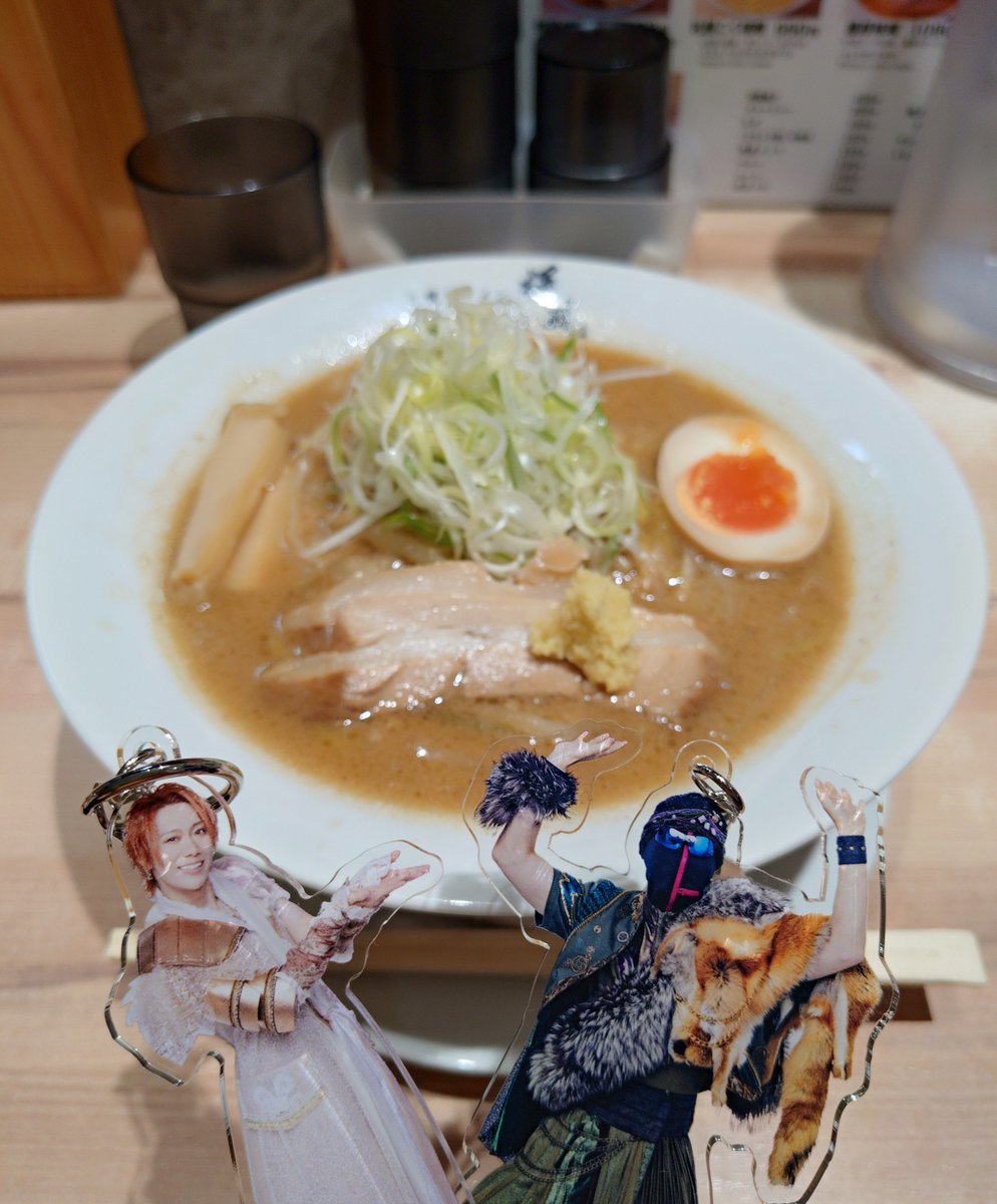 onorionon's tweet photo. ほんのり用事がありまして、機会に乗じて聖地巡礼して参りました。やっぱお店のは格別に美味しかった！　ありがとうございました！
今日は荷物の関係できくえおだけでゴメンネ。

ﾗｰﾒﾝ……ﾀﾍﾞﾀｧｲ……

ﾏｲﾆﾁ……ﾀﾍﾞﾀｧｲ……

#MSSP
#限界突破ラーメンWARS https://t.co/tJPalZn76r