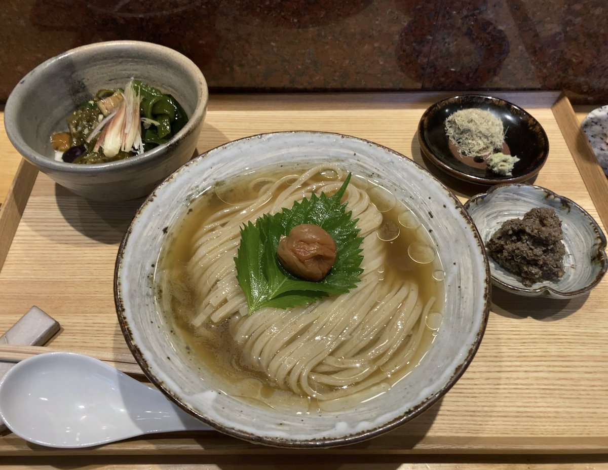 lunch_yuki's tweet photo. 松戸市  中華蕎麦 とみ田
松戸冷麺2026
白干梅と大葉
烏賊のペースト

去年のニボコンも美味かったけど
���年の烏賊煮干しも最高。 https://t.co/0L4UO3kVAd