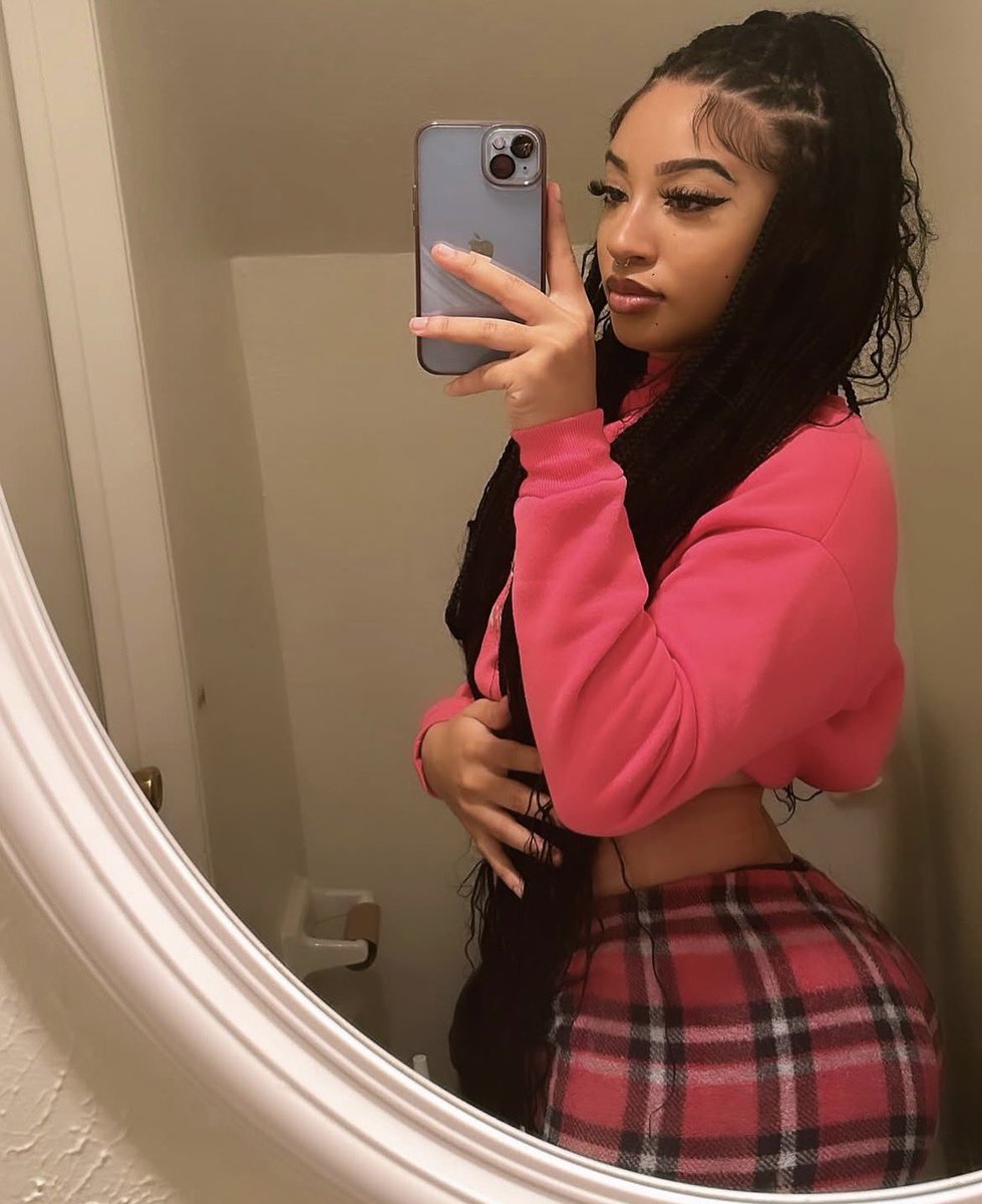 Brendafindom1's tweet photo. I’m not asking for attention. I’m expecting devotion. 👑 💦

#Findom #Cuck #FaceTime #Live #Drain #Sexting #Cock https://t.co/7pTzg0QW1m