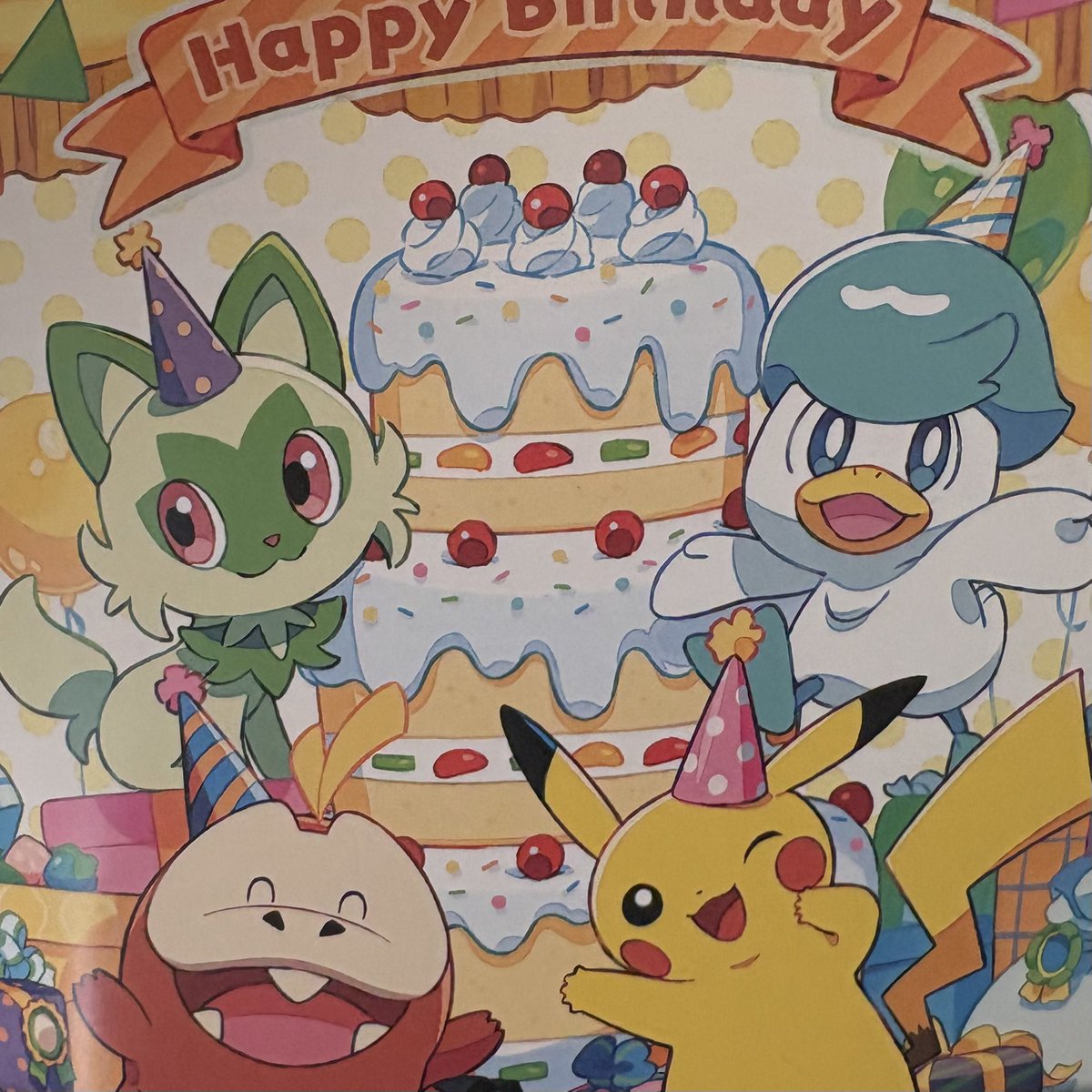 5ymrbx's tweet photo. ポケセンでこれもらえるって聞いて、どうしても欲しくていい歳こいて

「私誕生日で…」

って言ったら

「わー！！おめでとうございます！！」

ってめっちゃ良い笑顔でこれ貰えてお祝いの言葉もかけてもらえて恥ずかしいやら嬉しいやらで良い一日だった🎂 https://t.co/nAM73sZz3E