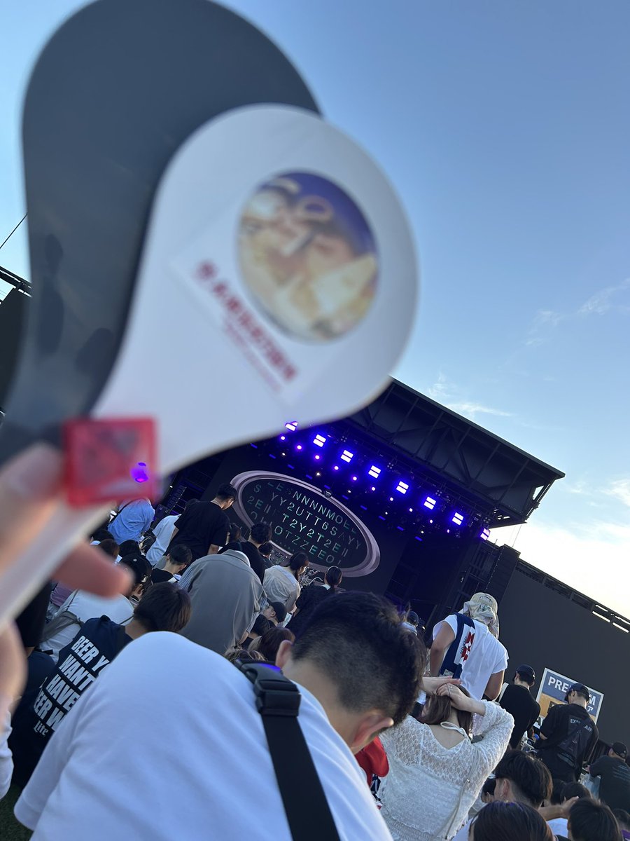 589_koha9's tweet photo. 夏枯れ聴くとオモテ万博思い出して泣きそうになる…😭
もう少しで1年前になるらしいよ…… https://t.co/VeEQV1RORs
