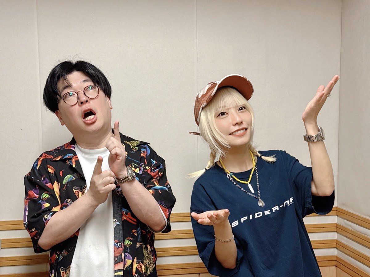 hjsakusen's tweet photo. #本渡楓 と #天津飯大郎 の
「#本渡上陸作戦」
8月20日の放送も
ありがとうございました！

イベントの感想
たくさんありがとうございました🫡🟩

新グッズもゲットしてください🖊️

✉️https://t.co/ptY5JEhw8Y
📮sakusen@joqr.net

📻radiko タイムフリー▼
https://t.co/t45MO4dkY8 https://t.co/epPlmtI6wt