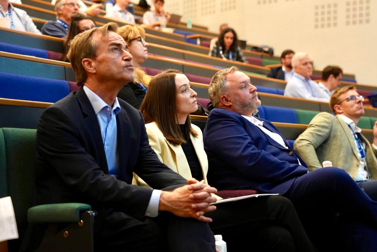 ESM_Press's tweet photo. 𝗜𝗿𝗲𝗹𝗮𝗻𝗱'𝘀 𝘀𝘂𝗰𝗰𝗲𝘀𝘀 𝘀𝘁𝗼𝗿𝘆 𝘀𝗵𝗼𝘄𝘀 𝘁𝗵𝗮𝘁 𝗿𝗲𝘀𝗶𝗹𝗶𝗲𝗻𝗰𝗲 𝗰𝗮𝗻 𝗯𝗲 𝗯𝘂𝗶𝗹𝘁.
 
ESM Chief Economist @r_strauch contributed his insights to the European Economic Association (EEA) ESEM Lunch Panel yesterday titled “𝘖𝘱𝘦𝘯 𝘌𝘤𝘰𝘯𝘰𝘮𝘺 𝘙𝘦𝘴𝘪𝘭𝘪𝘦𝘯𝘤𝘦 𝘪𝘯 𝘢 𝘊𝘩𝘢𝘯𝘨𝘪𝘯𝘨 𝘞𝘰𝘳𝘭𝘥: 𝘛𝘩𝘦 𝘊𝘢𝘴𝘦 𝘰𝘧 𝘐𝘳𝘦𝘭𝘢𝘯𝘥” at the University College Dublin. 💻 Read his presentation, “𝘐𝘳𝘦𝘭𝘢𝘯𝘥: 𝘭𝘦𝘴𝘴𝘰𝘯𝘴 𝘧𝘳𝘰𝘮 𝘣𝘶𝘪𝘭𝘥𝘪𝘯𝘨 𝘳𝘦𝘴𝘪𝘭𝘪𝘦𝘯𝘤𝘦,” here: https://t.co/G3LPrc1Nfq
 
In the case of Ireland, strengthened resilience is shown not only through recovery from crisis, but by improving the capacity to withstand future shocks, as was seen during Brexit and the Covid-19 pandemic.
 
As the euro area faces significant risks, resilience now requires a comprehensive approach incorporating sound public finances, investment in competitiveness, a strong financial system, and deeper European cooperation.
 
𝗧𝗵𝗲 𝗾𝘂𝗲𝘀𝘁𝗶𝗼𝗻 𝗶𝘀 𝗻𝗼𝘁 𝘄𝗵𝗲𝘁𝗵𝗲𝗿 𝘁𝗵𝗲 𝗻𝗲𝘅𝘁 𝘀𝗵𝗼𝗰𝗸 𝘄𝗶𝗹𝗹 𝗰𝗼𝗺𝗲; 𝗶𝘁 𝗶𝘀 𝘄𝗵𝗲𝘁𝗵𝗲𝗿 𝘄𝗲 𝘄𝗶𝗹𝗹 𝗯𝗲 𝗿𝗲𝗮𝗱𝘆 𝘄𝗵𝗲𝗻 𝗶𝘁 𝗱𝗼𝗲𝘀.
 
A special thank you to fellow speakers, European Central Bank’s Sarah Holton, Associate Professor at UCD School of Economics, Oana Peia, Central Bank of Ireland's Robert Kelly, and Daragh Clancy (also Central Bank of Ireland) for expertly moderating yesterday’s discussion.
 
#ESMeuro
