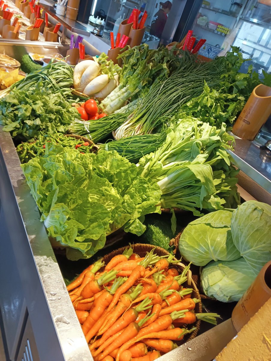 bm4236's tweet photo. Stocked up on fresh, local veggies and free-range eggs for the week—healthy eats sorted! https://t.co/RUgkpC2yCv