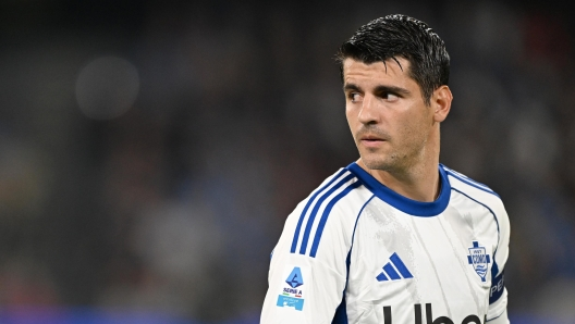 Infofatti's tweet photo. #Como, la rosa è troppo lunga: da #Audero a #Morata, dieci gli esuberi sul mercato
Il centravanti è il caso più importante: guadagna 5 milioni, si guarda alla Spagna. Ma sono tanti i giocatori fuori dal progetto https://t.co/3ZgAnqFzEX