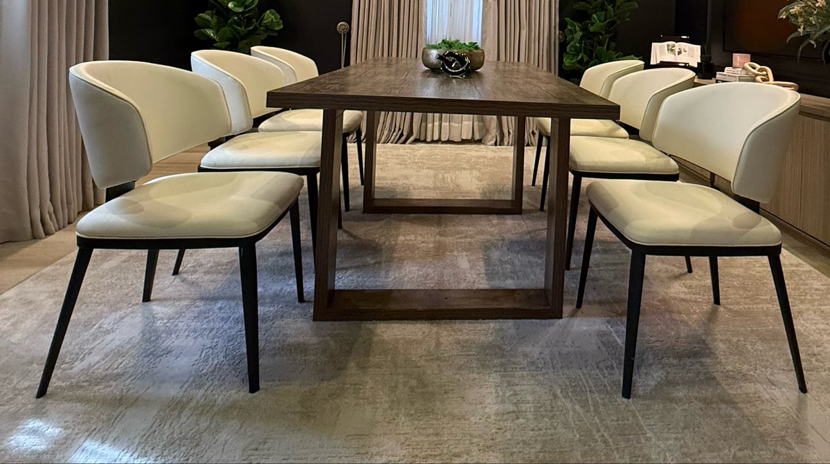 deolababalola's tweet photo. The following neatly used items are for sale;

6-seater dining table set - N500,000 https://t.co/XiuDZVEN8q