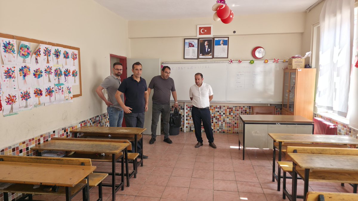 DoganhisarM's tweet photo. 📌 2026-2027 Eğitim Öğretim Yılı Hazırlık Çalışmaları kapsamında ilçemiz okullarında bakım, onarım, tadilat ve çevre düzenleme çalışmaları devam ediyor.

📍İlçe Milli Eğitim Müdürümüz Sayın Mehmed Akif GÜNDÜZ Doğanhisar Cumhuriyet İlkokulunu ziyaret etti. https://t.co/BeopWEeOJa