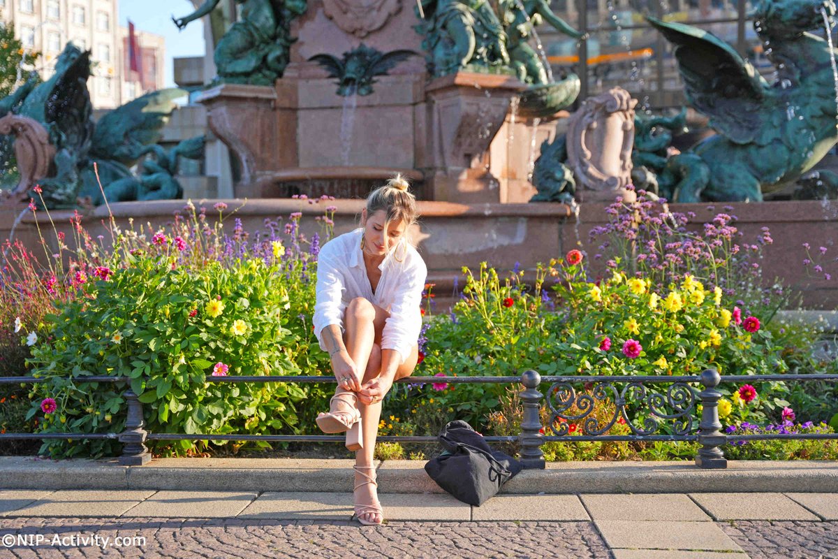nipactivity's tweet photo. Meet Maria. πΈ
One moment dressed. The next β completely free.
That's the NIP spirit.
π Link in bio.
#NIPActivity #PublicNudity #NudeInPublic #BodyFreedom #NSFW #Maria https://t.co/tCnMs0T2Gi