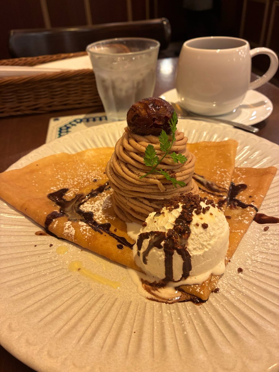 pyon_kimagure's tweet photo. フランス産マロンクリームのモンブランク��ープ

ブレンドコーヒー

【Creperie Stand Chandeleur】
大阪府 大阪市 梅田 ハービスPLAZA B1F https://t.co/ycEqrxn7ol
