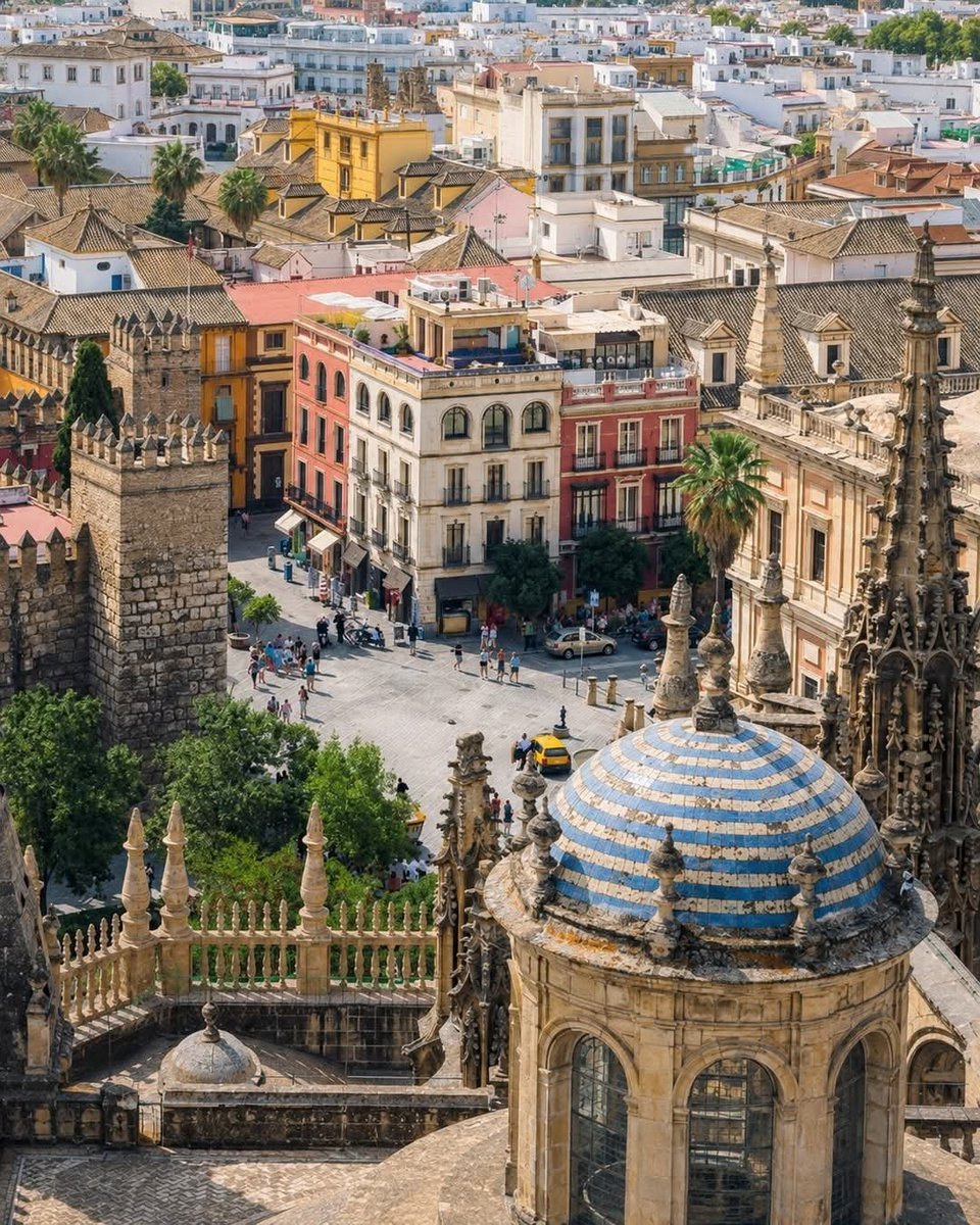 CityDiaries3's tweet photo. Seville, Spain 🇪🇸 https://t.co/ziv6tK4wl0