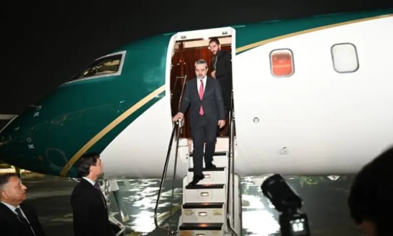 pk_updates786's tweet photo. Pakistan welcomes Syrian FM Asaad Al-Shaibani to Islamabad 🇵🇰🇸🇾  

First visit by a Syrian Foreign Minister in 19 years. May ALLAH bless this new chapter in our brotherly ties.

1/5 https://t.co/Sb1sZrRghN