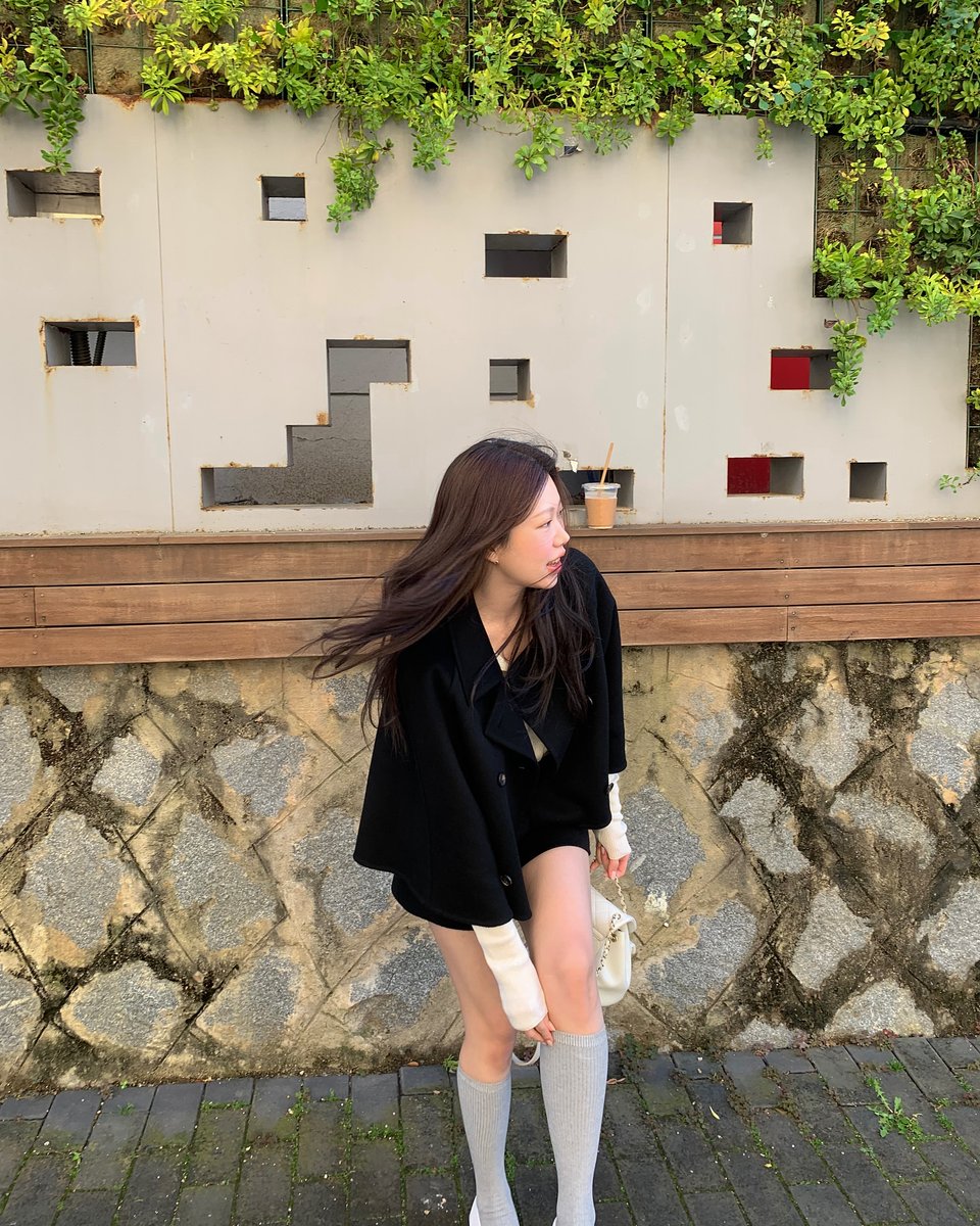 AishaScroglbyu's tweet photo. Wassup 🌍 Just dropping by to say: every small step matters, and you’re doing amazing. 🌼
sndofl https://t.co/KQ0mgRyHB8