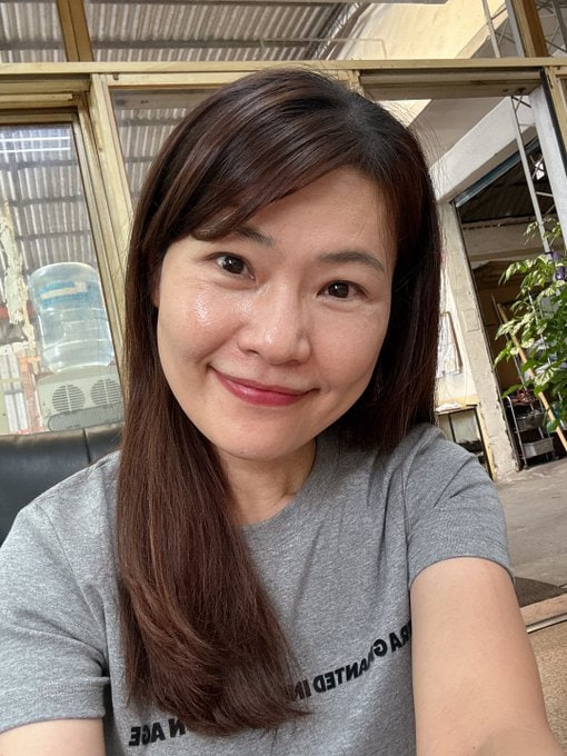 NicoleStewkovi's tweet photo. 我沒有童顏 
我54歲
還有市場嗎 https://t.co/owvQCYXVk5