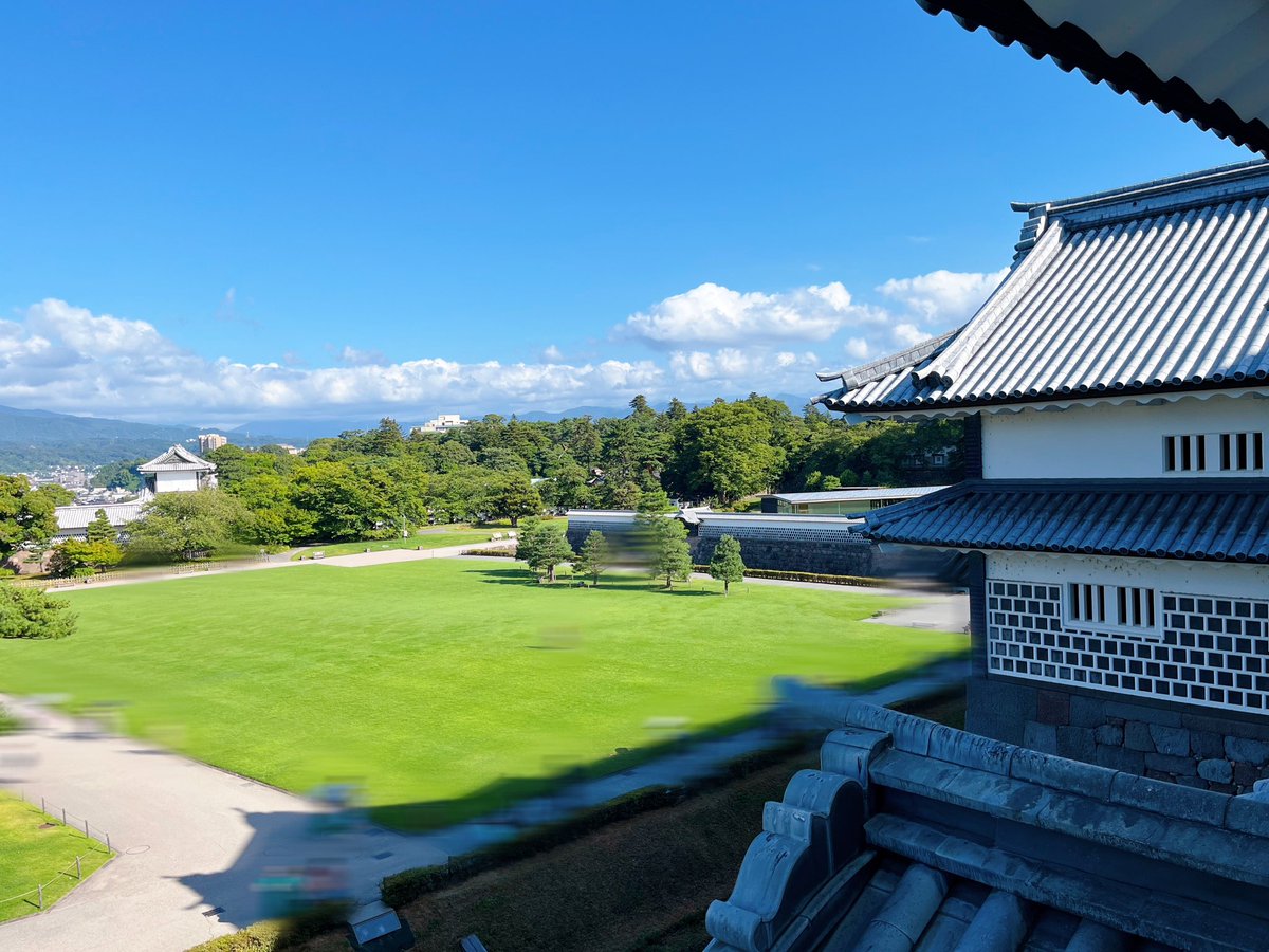 arukim's tweet photo. お盆休みに旅してきました！いや～石川県好きすぎる。まだ3回目だけど。まずは金沢！兼六園と金沢城🏯夜の鼓門も綺麗だった～✨️ https://t.co/1AudZeUDqg