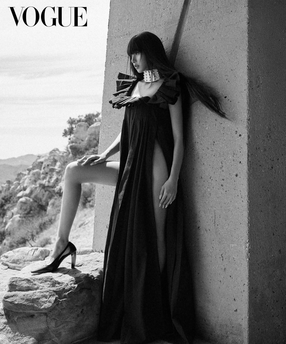 TheePopCore's tweet photo. LISA is serving pure diva realness for VOGUE Korea. https://t.co/c2zzBAsgQg