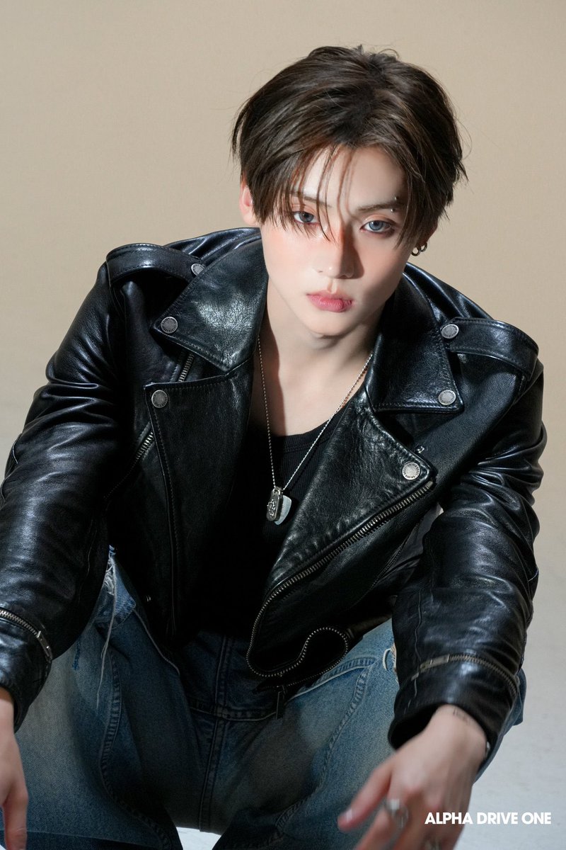 leowoned's tweet photo. 260820 plus chat update 🥀📸

marie claire korea behind photo 

#SANGWON #상원 https://t.co/ghKNTIvV27