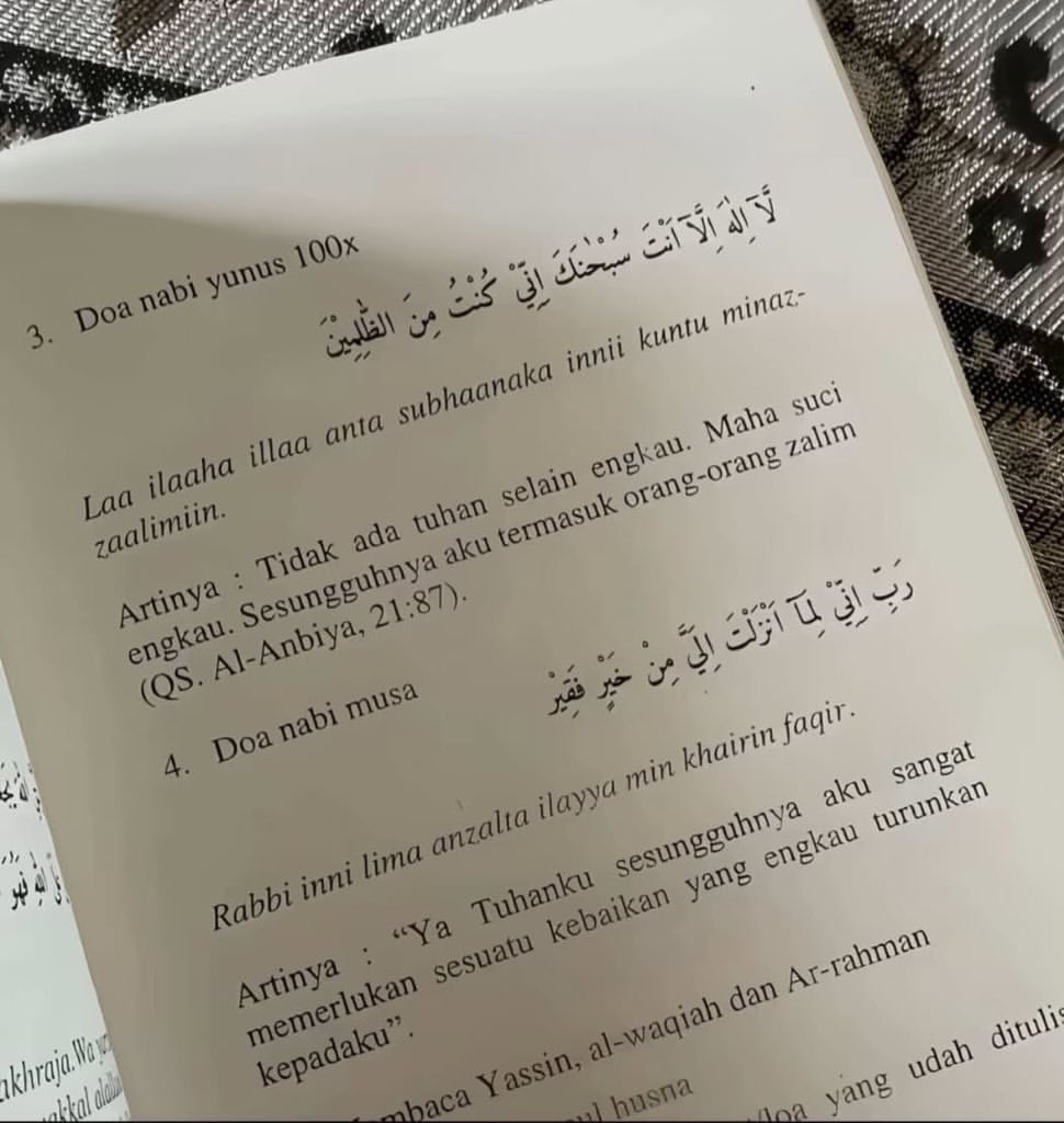 chocomoroll's tweet photo. Nabi yunus pernah merasa putus asa, namun ia kembali dengan berdoa dan percaya. Kalau rasa putus asa amalkan doa ini ya 🫶🏻￼ https://t.co/4GsTCeSKaN