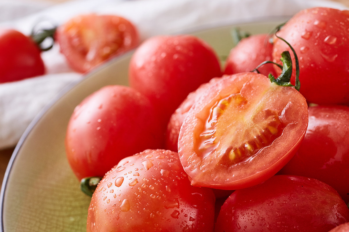 babu_namitha's tweet photo. Just tried the organic cherry tomatoes from the local farm! Super juicy, burst with natural sweetness, no weird aftertaste at all. Perfect for morning salads https://t.co/GI3DkfoIdX