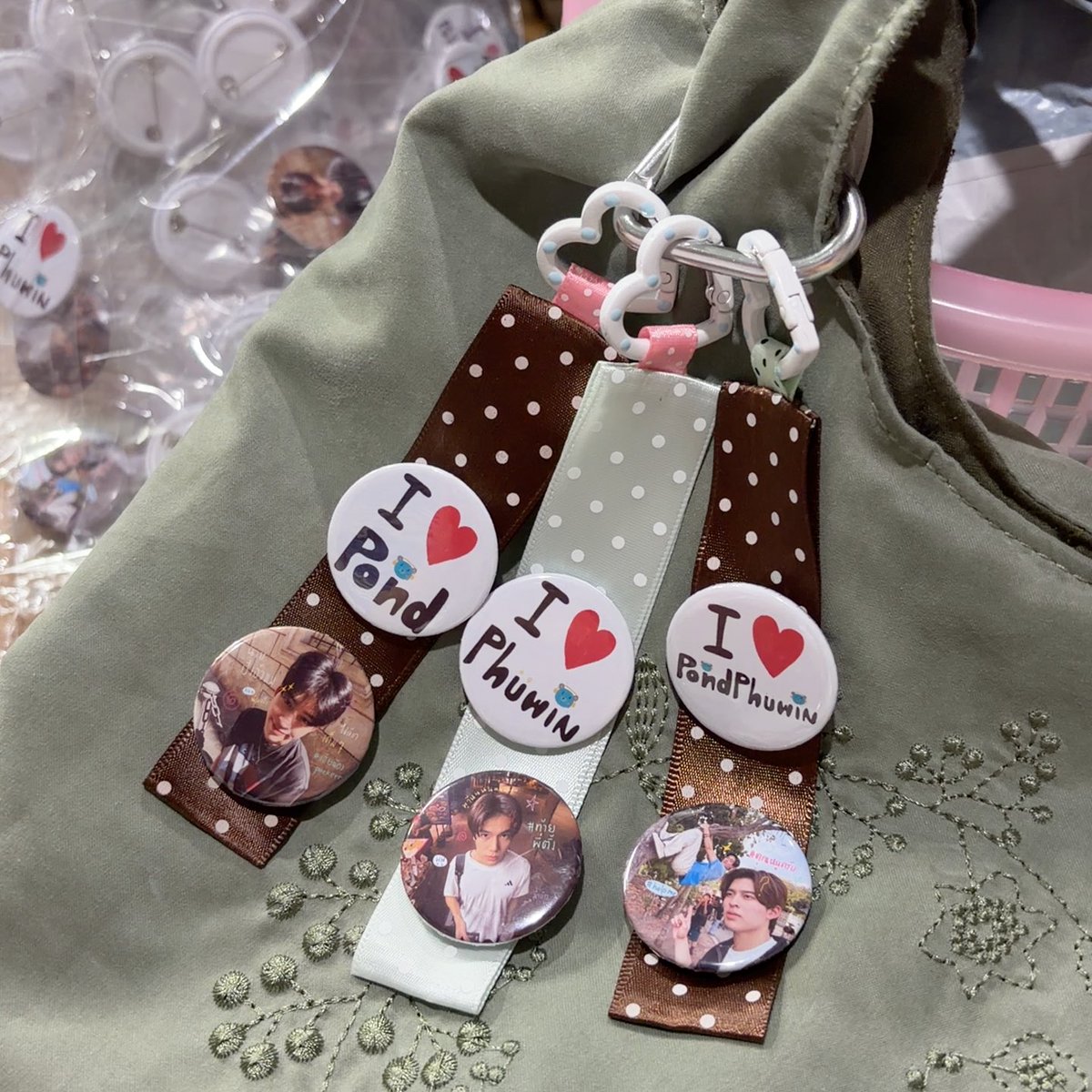 ice_ksm_p's tweet photo. pls kindly rt 🫪🎀

Pondphuwin con giveaway 🙀

พวงกุญแจ keychain 🍀🍀
30 ea.

Date : 21/8/2026
📍impact arena 

มารับมาแลกกันเยอะๆนะแม่่😽😽

#pondphuwinconcert #ppnaravit #phuwintang https://t.co/Jk991Af2xe