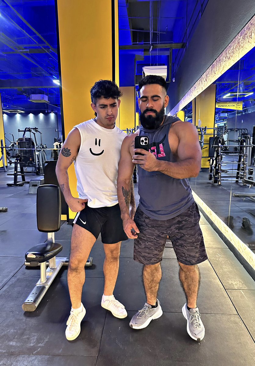 sircabreraa's tweet photo. Del gym a su boca y más… así se dan las bien-venidas a Puerto Vallarta!☀️

Apoco no @_JesusAmador_ ?😈🔥 https://t.co/0Jg9pQd6Gq