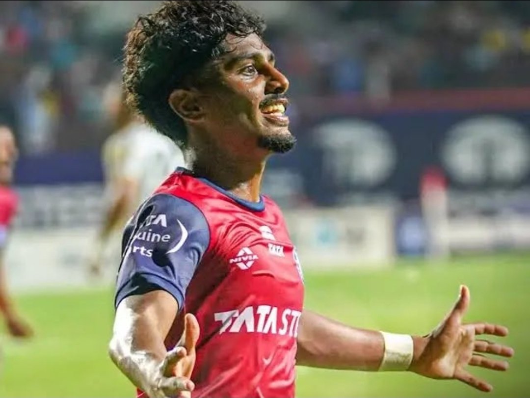 Suninday69's tweet photo. TRANSFER UPDATE 🚨
Both Mohd Sanan and Nikhil Barla are set to make moves in the transfer market.
IFF News can confirm that East Bengal are currently the front-runners to secure the deals.
 Nothing is final yet — signatures are still pending.
#EastBengal #TransferNews #India #IFF https://t.co/PeuJnNp6fz