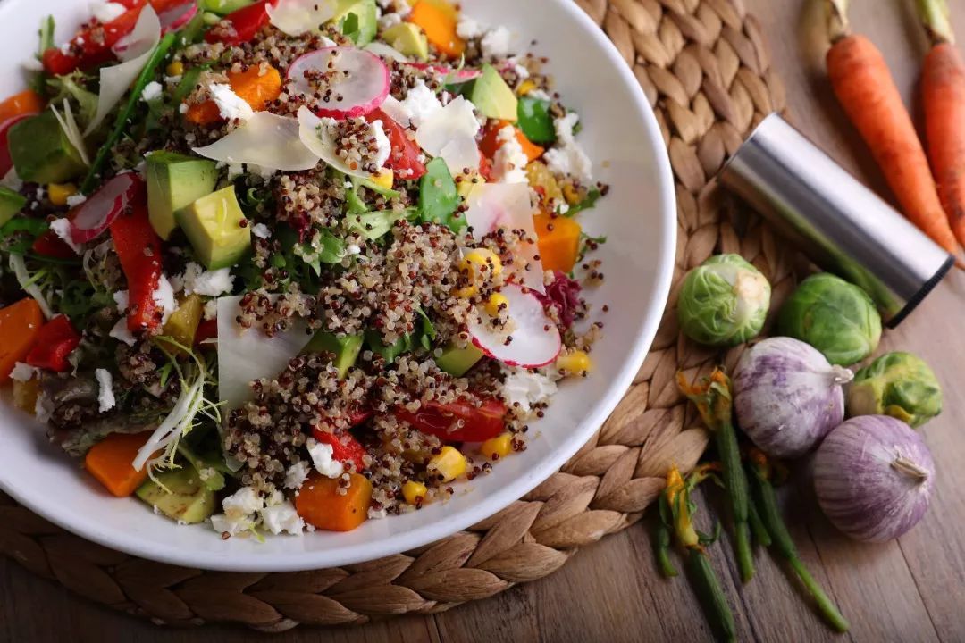 zach1dog's tweet photo. Just tried the new organic quinoa from our local farm—fluffy, nutty, and packed with flavor! Perfect for weekday bowls, no aftertaste at all.  #FoodFind #OrganicEats https://t.co/MWmEhXmmFJ