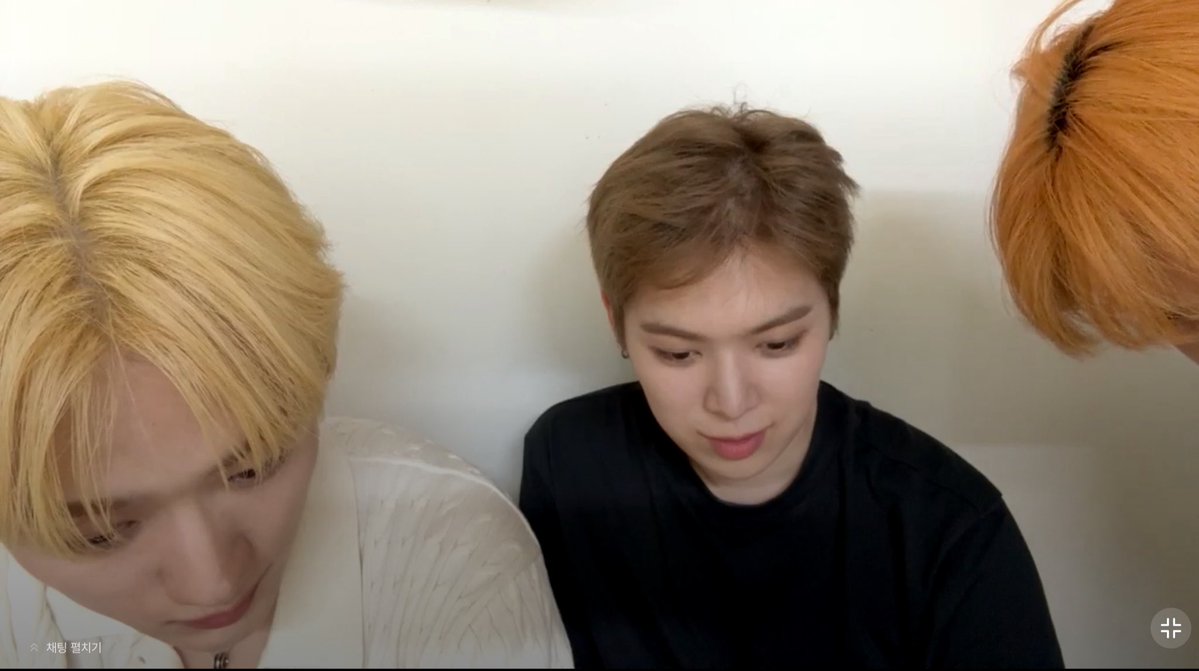 whrpgys's tweet photo. 주황머리등장 https://t.co/aAF8dQBFwq