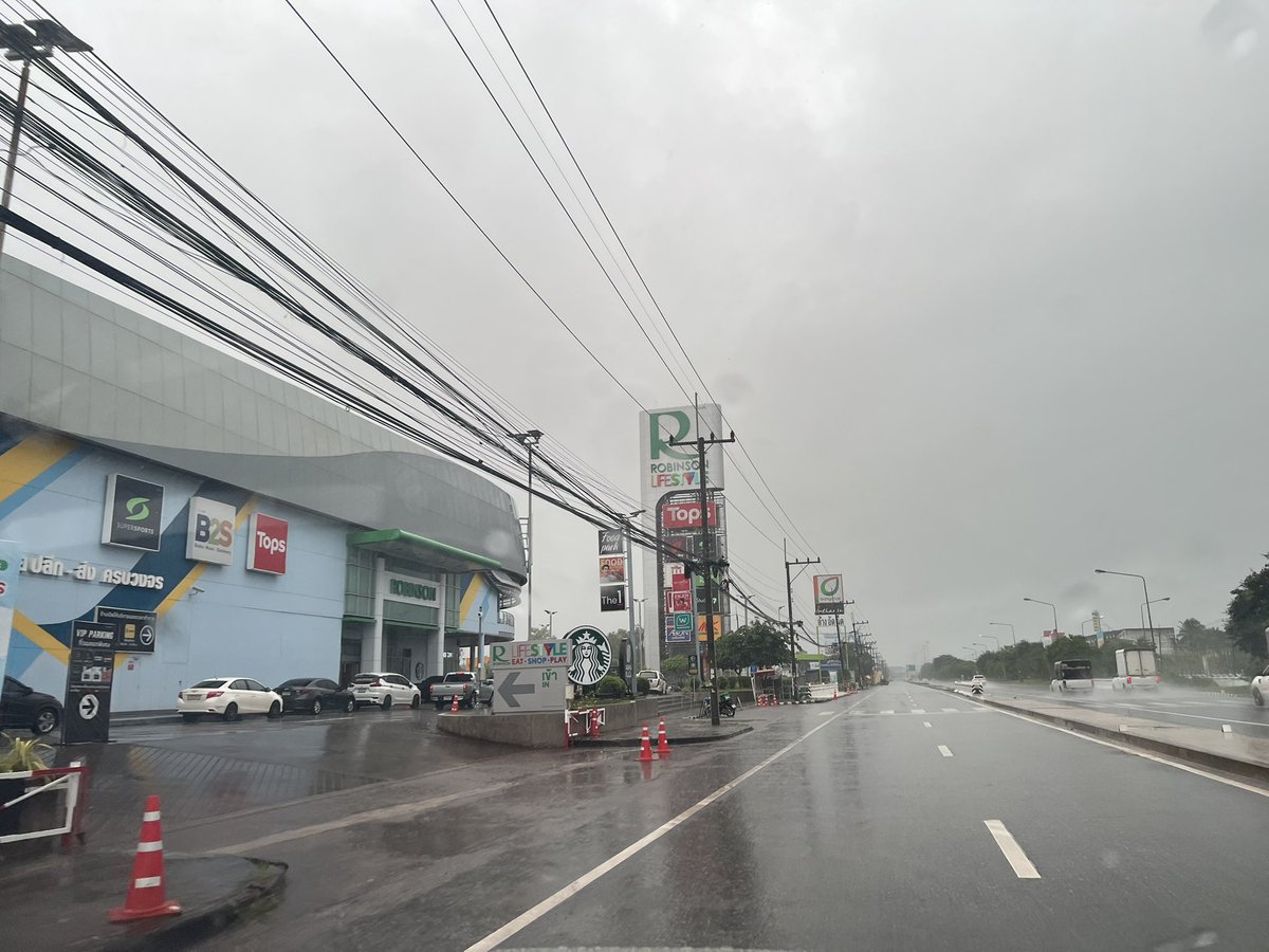 perkat111's tweet photo. สกลนครฝนตกทั้งวันเลย🌧️💦
#สกลนคร https://t.co/ENChcOxUfF