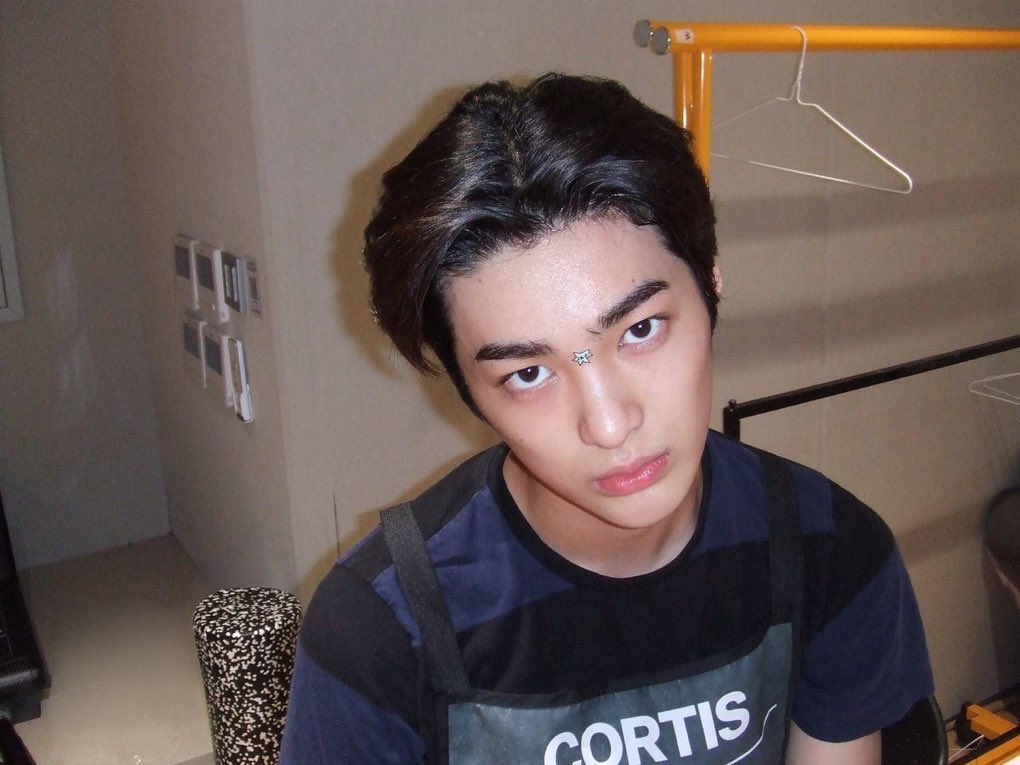 jwibuy's tweet photo. ang lala ng face card ni keonho SOBRANG GWAPO mo talaga nak huhuhu https://t.co/8li02Wg65r