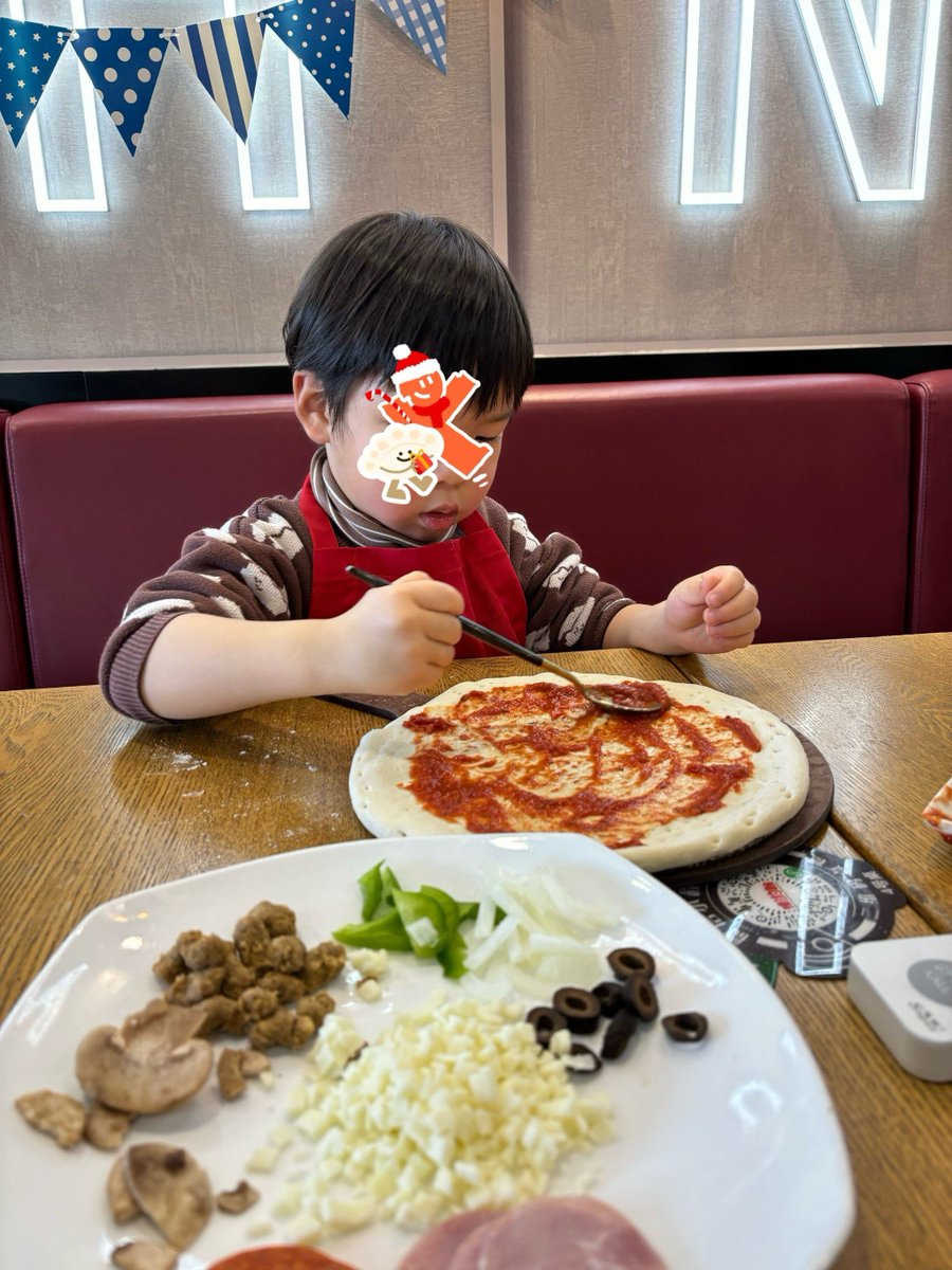 YVaanee's tweet photo. Weekend pizza night with the two little ones—messy hands, big laughs, and zero work emails. Pure perfect. https://t.co/nhnVGYOAsG