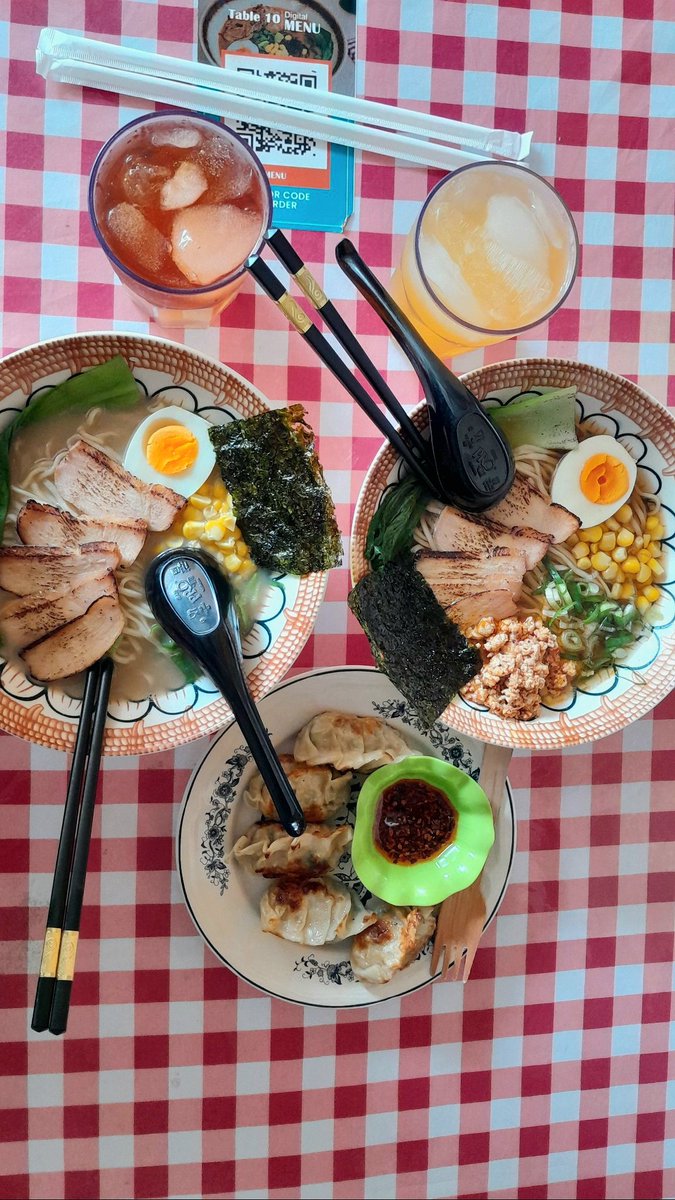 lfaftrbreakfast's tweet photo. 1. nabung
2. beli BH
3. ga jadi, jajan lebih enak https://t.co/7JjC7ibBc1