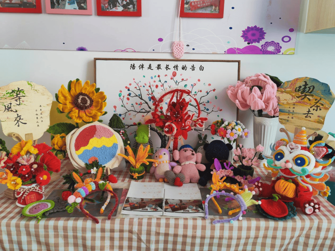 JuneStukellopz's tweet photo. [Feria Comunitaria este sábado en la plaza principal! Ven con tu familia, habrá juegos, comida típica y intercambio de manualidades —te esperamos!]， https://t.co/BosSFFuDim